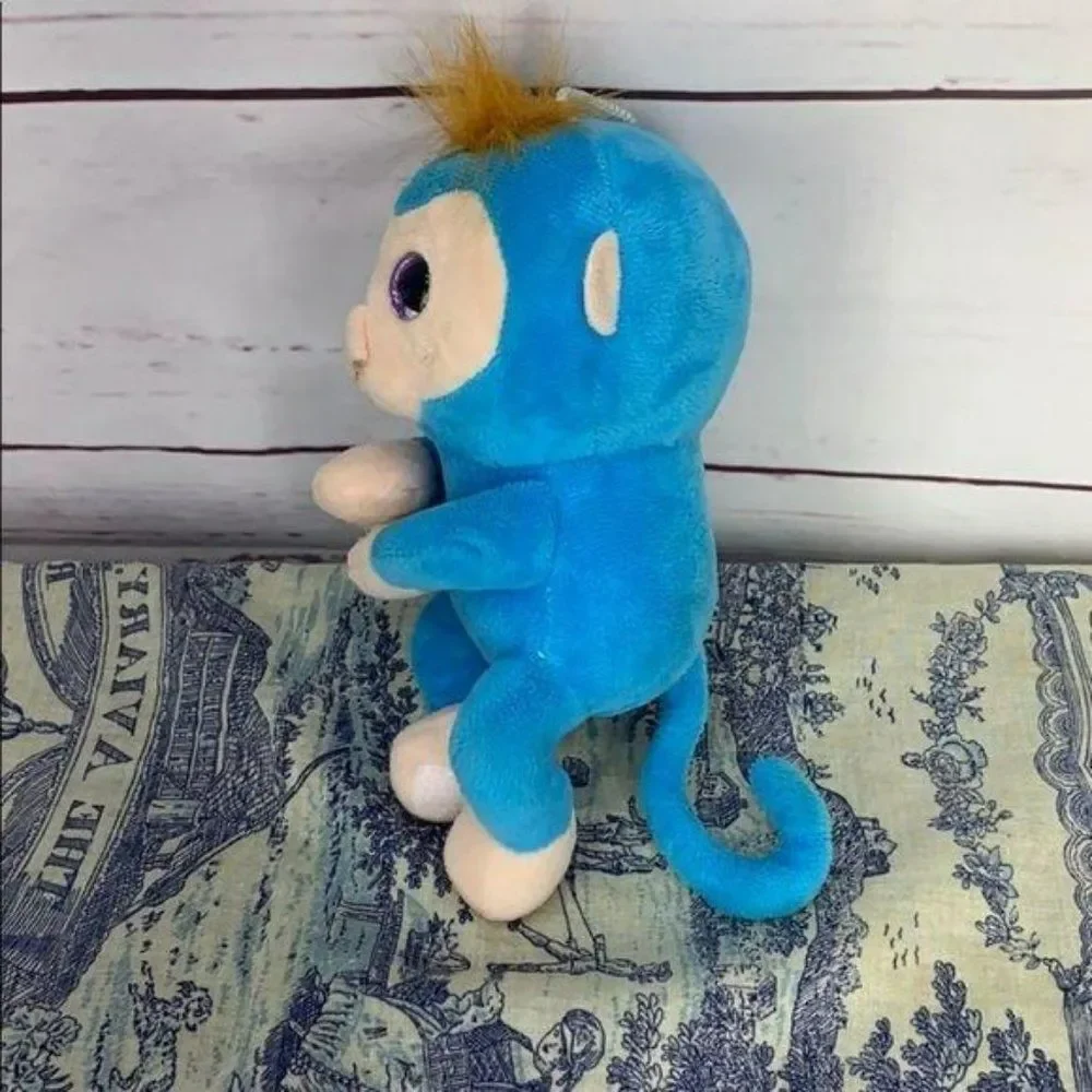 Fingerlings Hugs - Monkey Blue‎ body Purple Eyes Plush Stuffed Toy